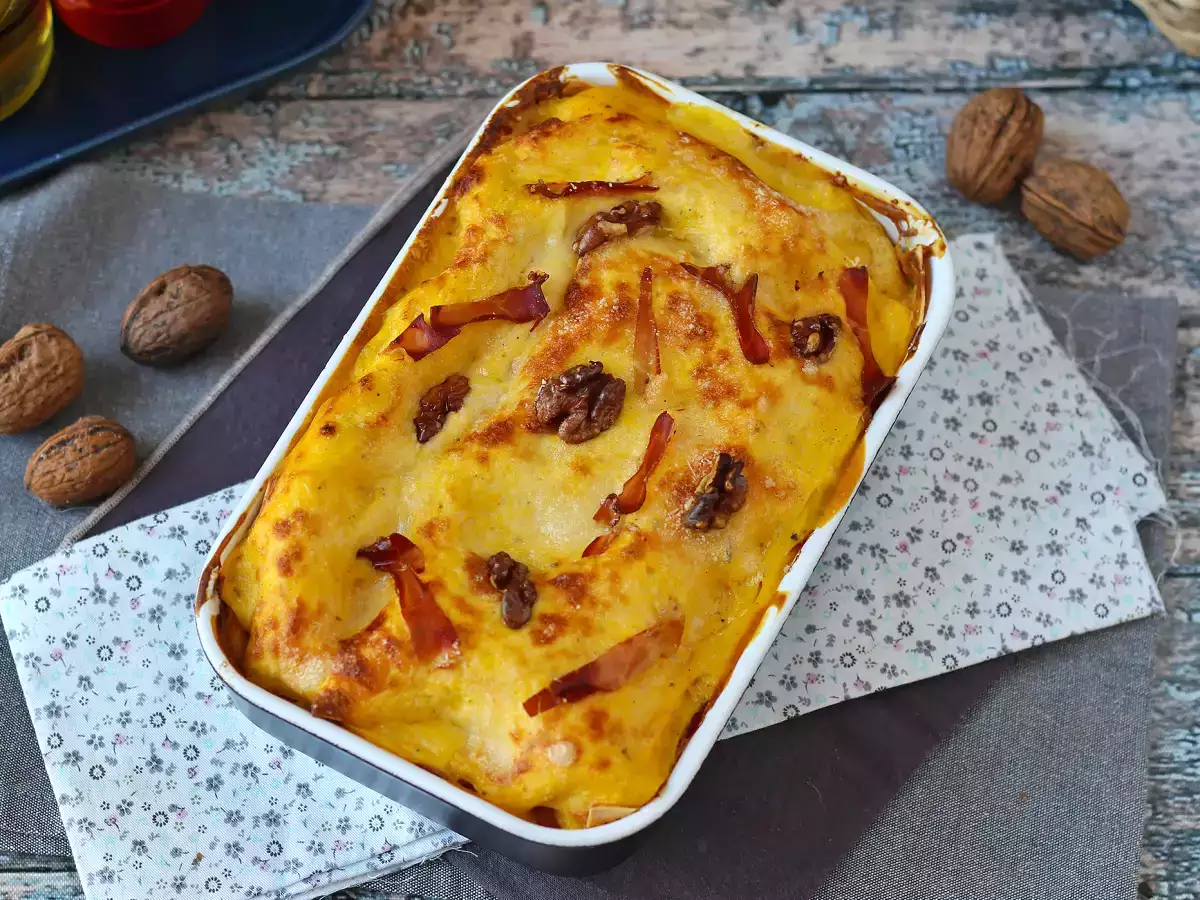 Lasagne s dýní, špekem a krémovými i křupavými ořechy - foto 3