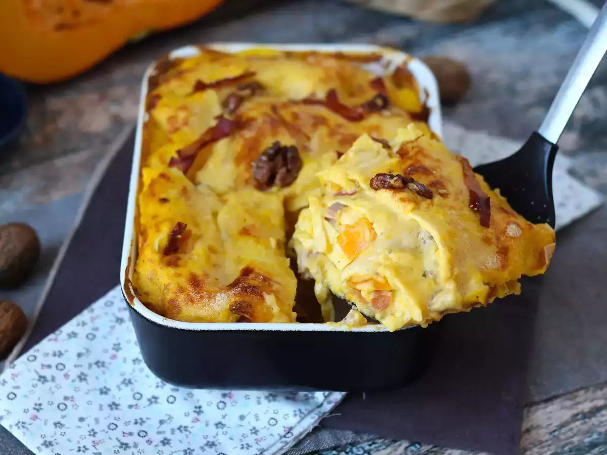 Lasagne s dýní, špekem a krémovými i křupavými ořechy - foto 7