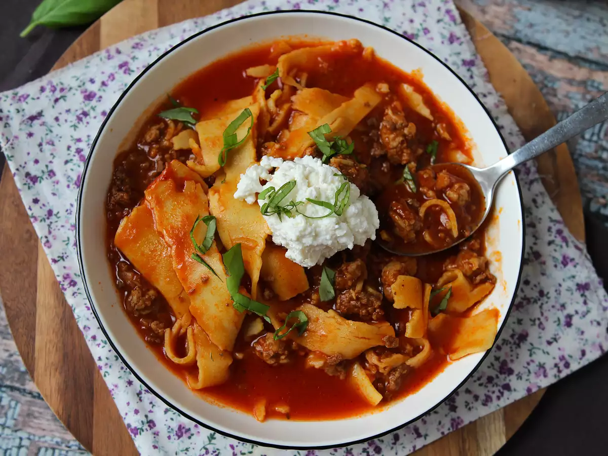 Lasagnová polévka s masem, ricottou a parmazánem - foto 5