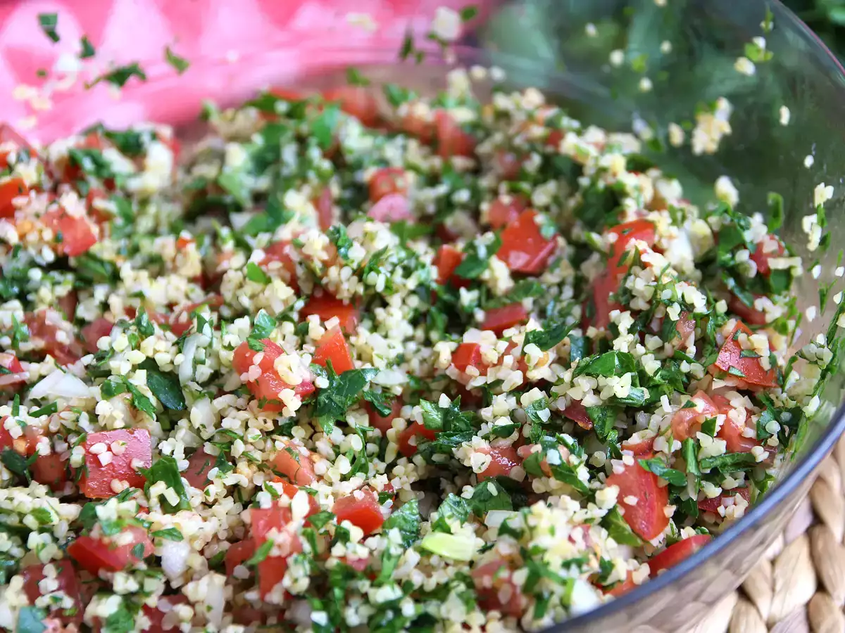Libanonský tabbouleh, voňavý a čerstvý, jak ho máme rádi - foto 2
