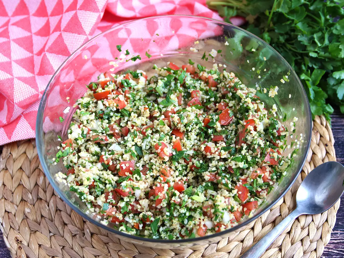 Libanonský tabbouleh, voňavý a čerstvý, jak ho máme rádi - foto 3