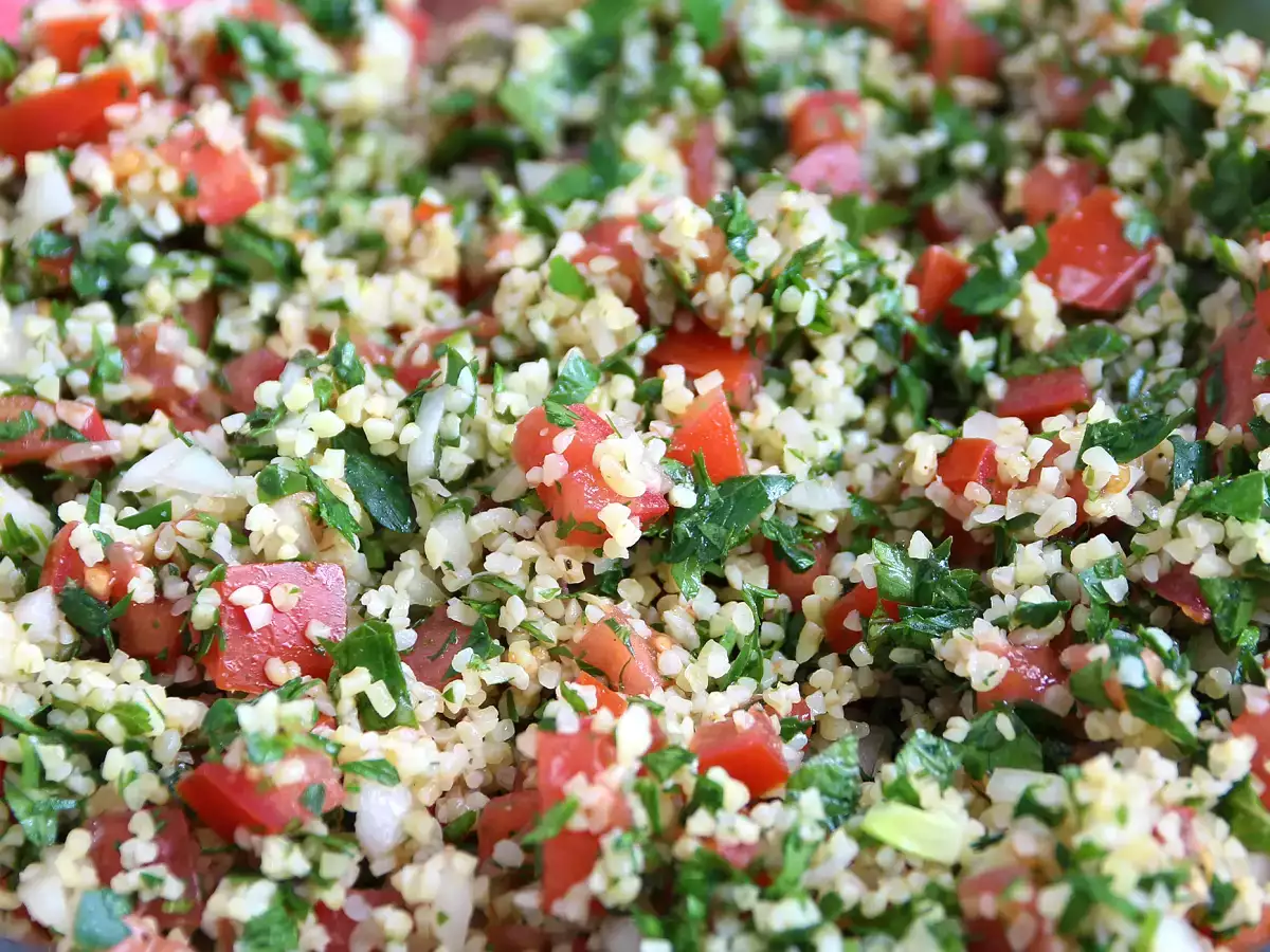 Libanonský tabbouleh, voňavý a čerstvý, jak ho máme rádi - foto 4