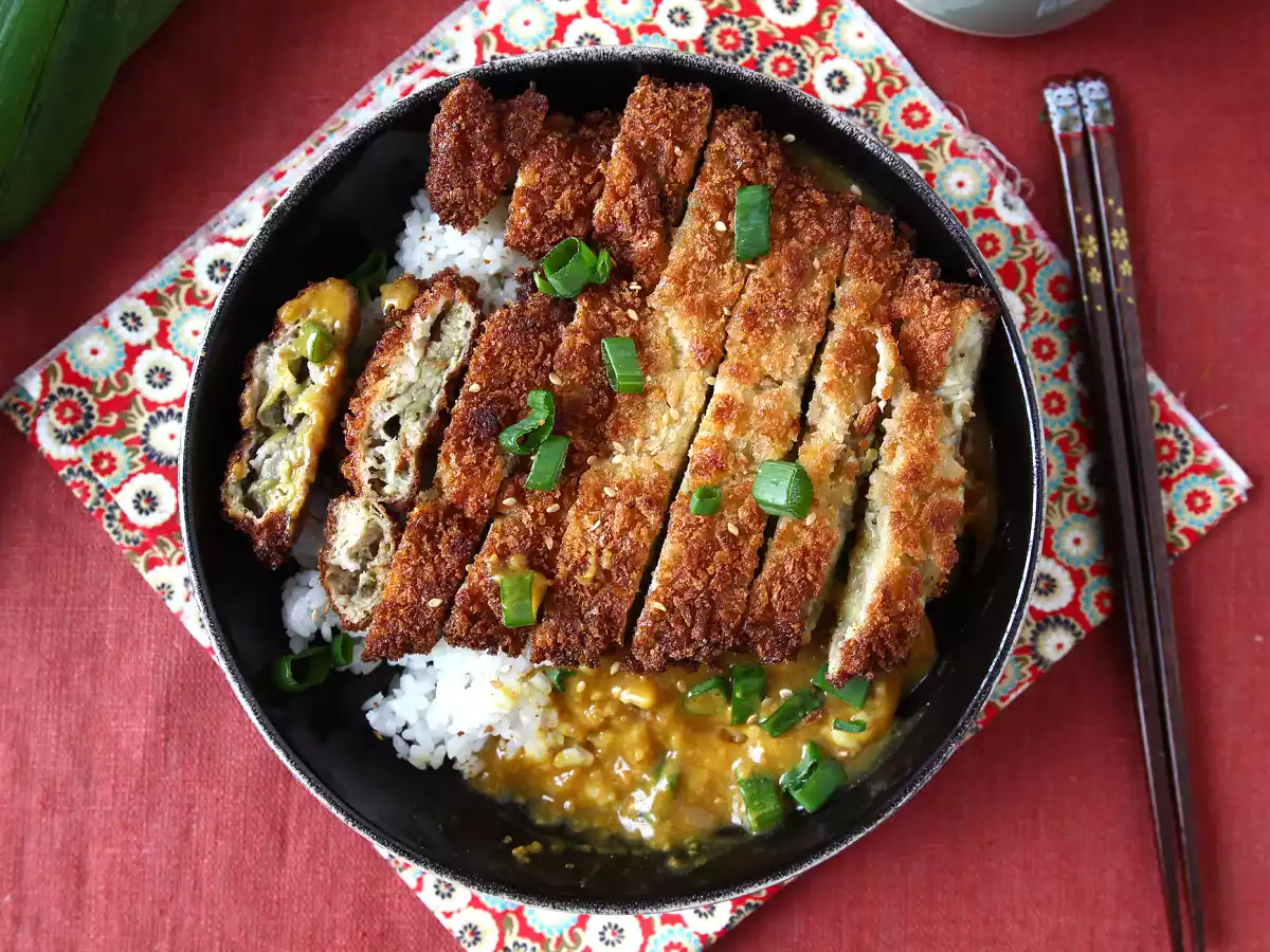 Lilek obalený ve strouhance panko ve stylu japonského kari katsu, ale vegetariánský - foto 2