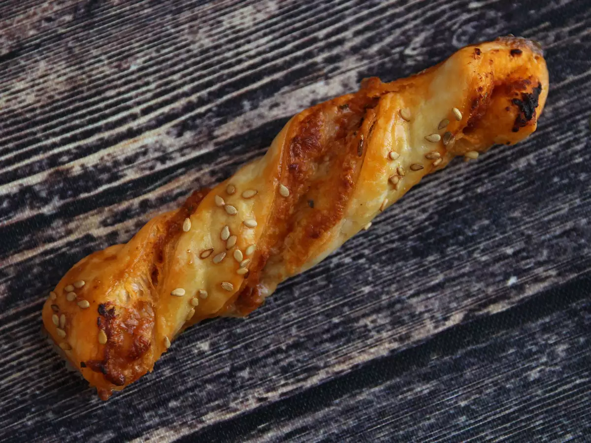 Listové tyčinky s pestem rosso a mozzarellou - foto 4