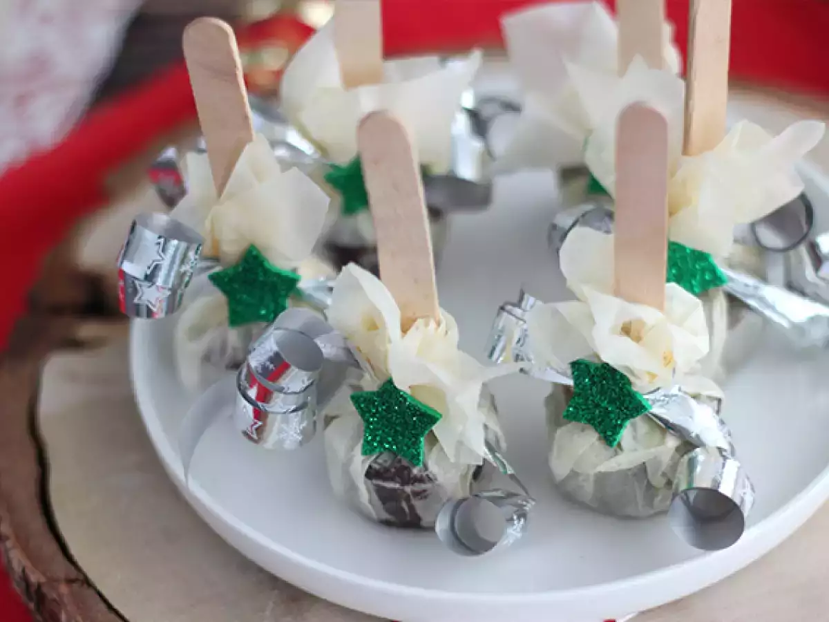 Lízátka do horkého mléka: hořká čokoláda a bonbony Carambar - foto 4