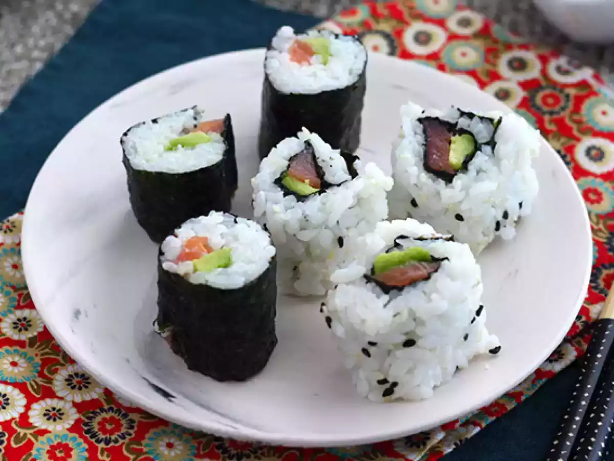 Makis s uzeným lososem a avokádem - foto 4