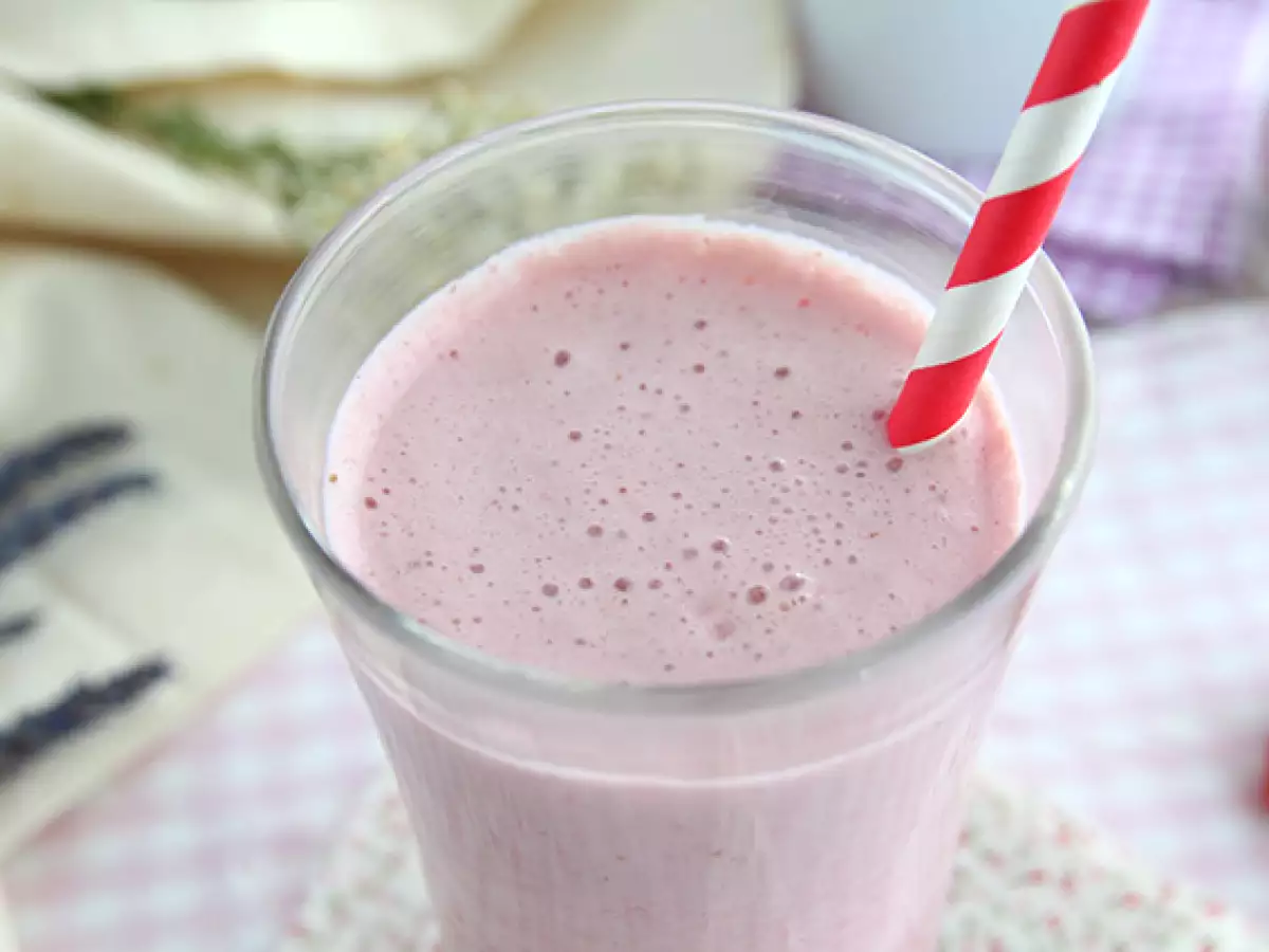 Malinovo-jahodový milkshake - foto 2