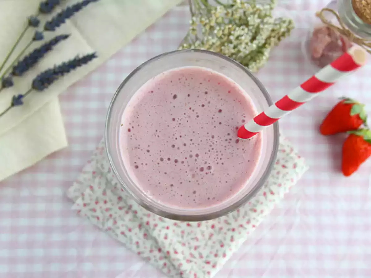 Malinovo-jahodový milkshake - foto 4