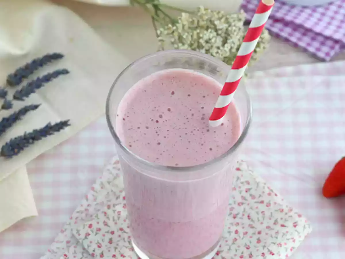Malinový a jahodový milkshake - foto 3