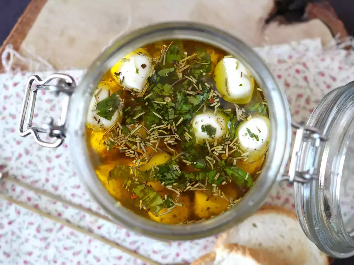 Marinované kuličky mozzarelly jako aperitiv nebo salát! - foto 2