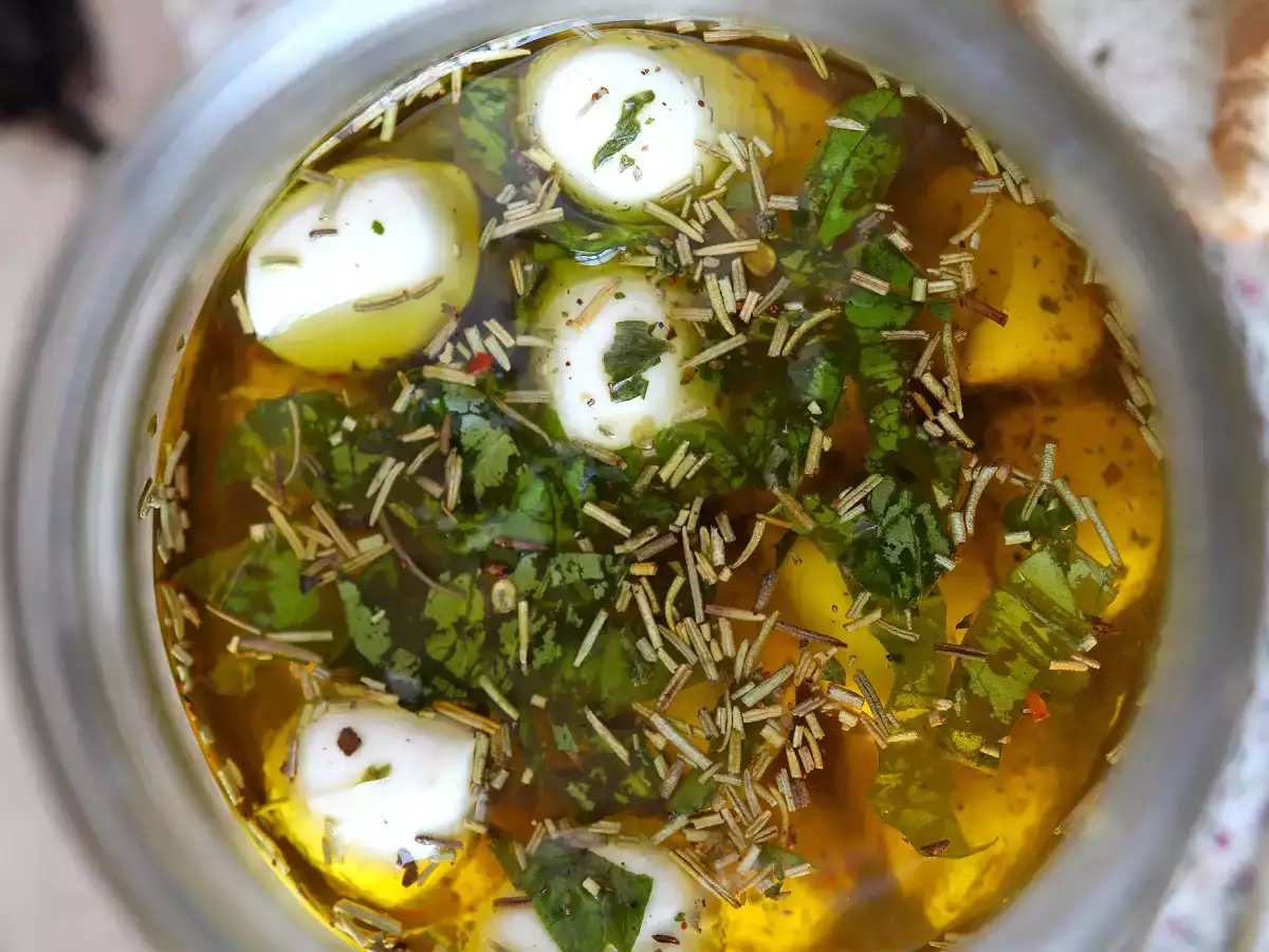 Marinované kuličky mozzarelly jako aperitiv nebo salát! - foto 4