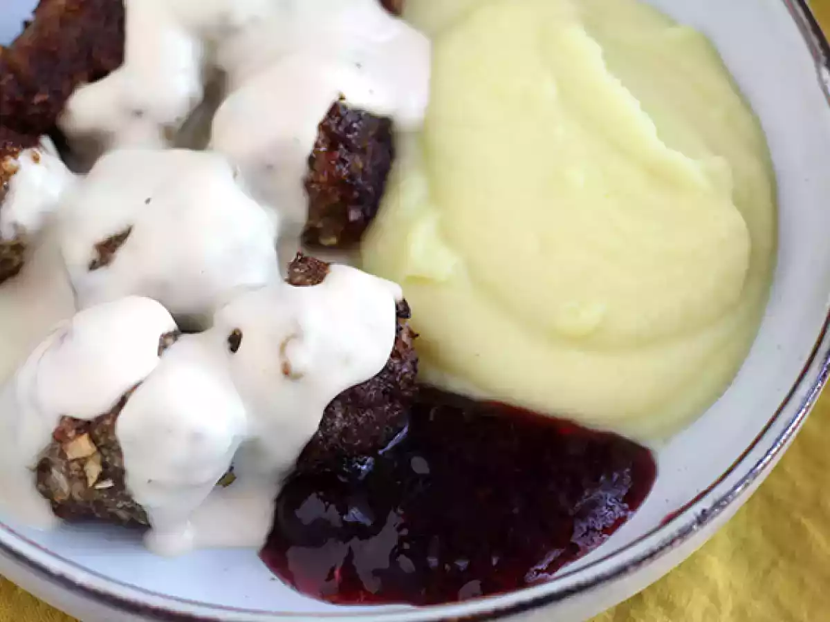 Masové kuličky Ikea s bílou omáčkou - foto 2