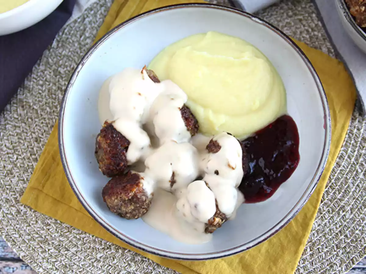 Masové kuličky Ikea s bílou omáčkou - foto 3