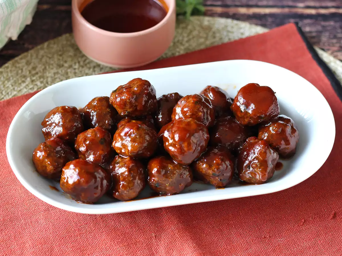 Masové kuličky v horkovzdušné fritéze se sladkokyselou barbecue omáčkou: snadný a chutný recept - foto 2
