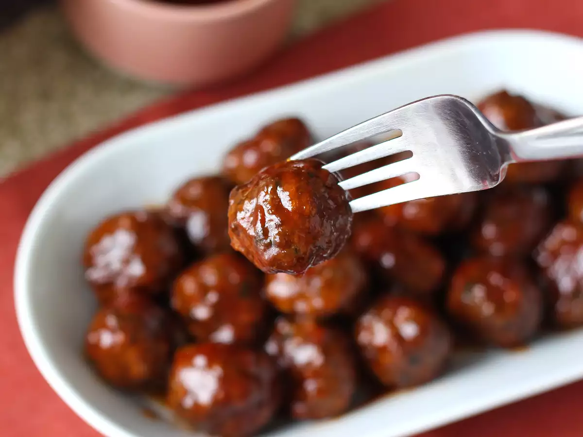 Masové kuličky v horkovzdušné fritéze se sladkokyselou barbecue omáčkou: snadný a chutný recept - foto 3