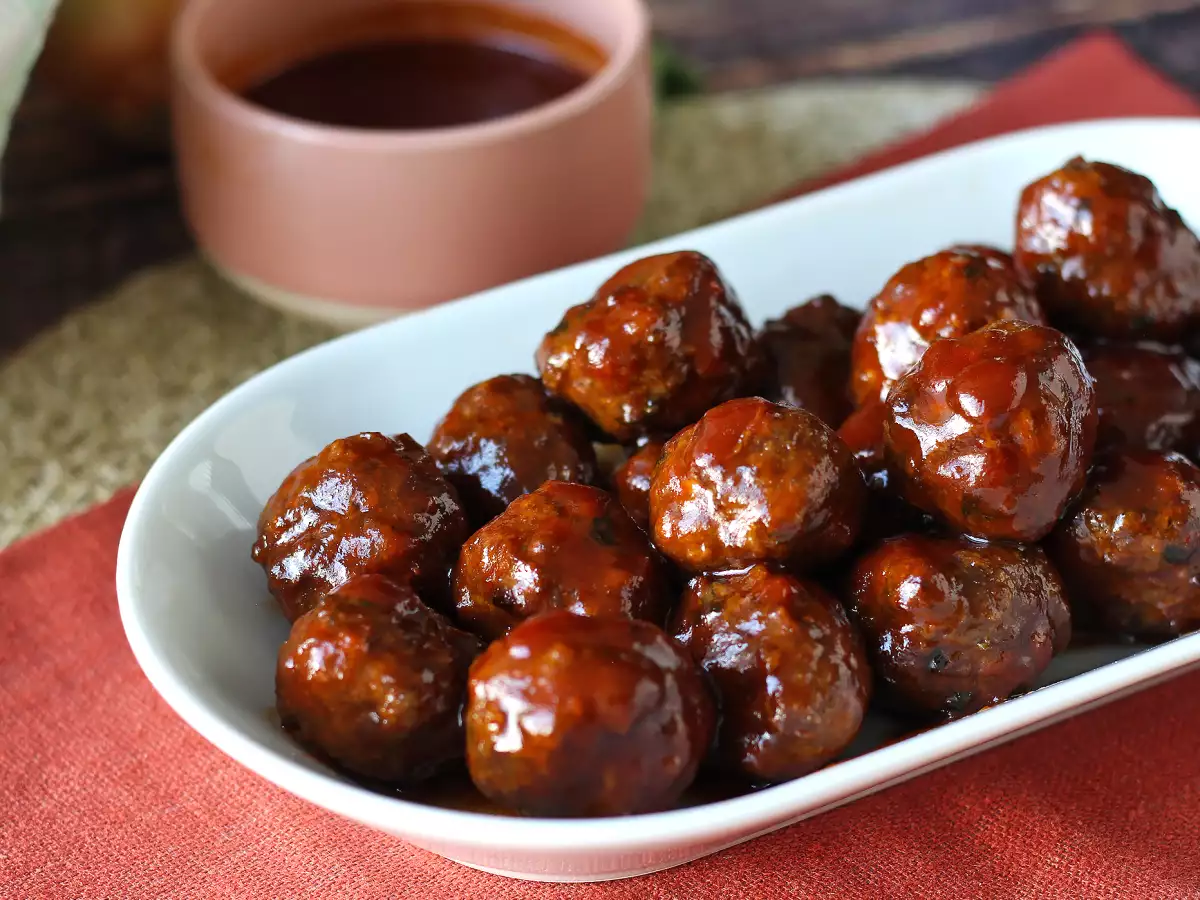 Masové kuličky v horkovzdušné fritéze se sladkokyselou barbecue omáčkou: snadný a chutný recept - foto 4
