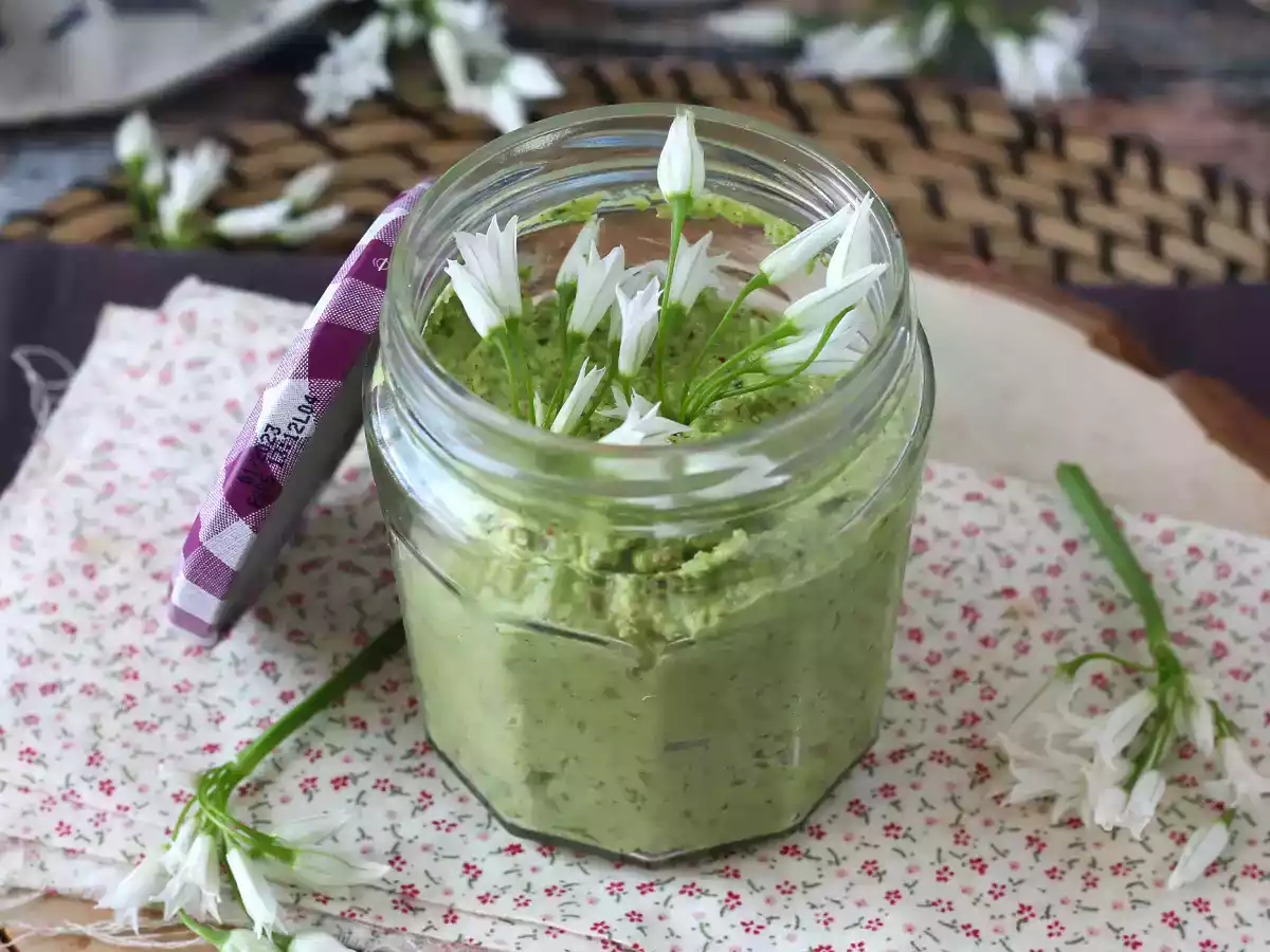 Medvědí česnekové pesto, voňavé a velmi chutné!