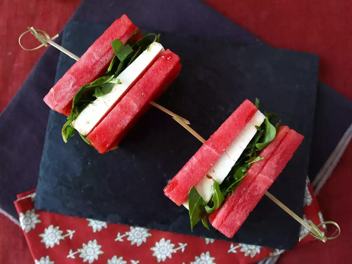 Melounový sendvič s fetou a raketou, nejčerstvější virální recept na léto!