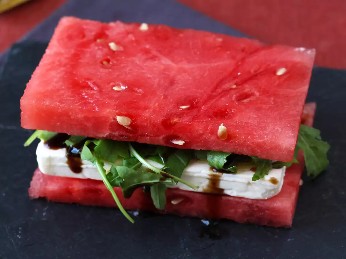 Melounový sendvič s fetou a raketou, nejčerstvější virální recept na léto! - foto 3