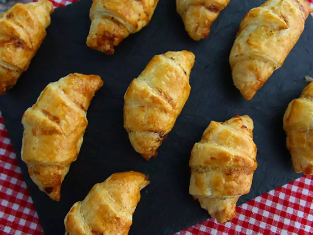 Mini croissanty z listového těsta se šunkou a čerstvým sýrem - foto 3