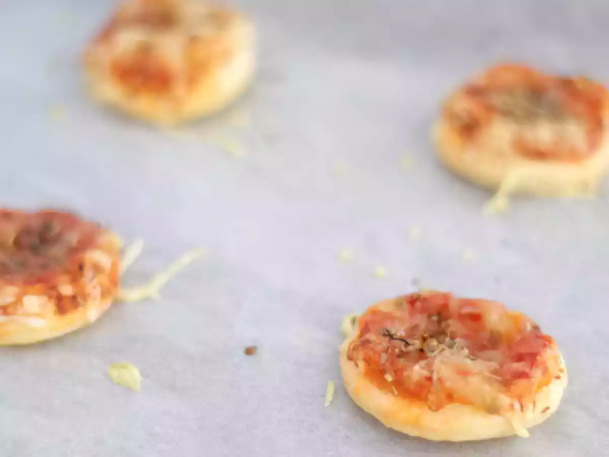 Mini pizzy z listového těsta