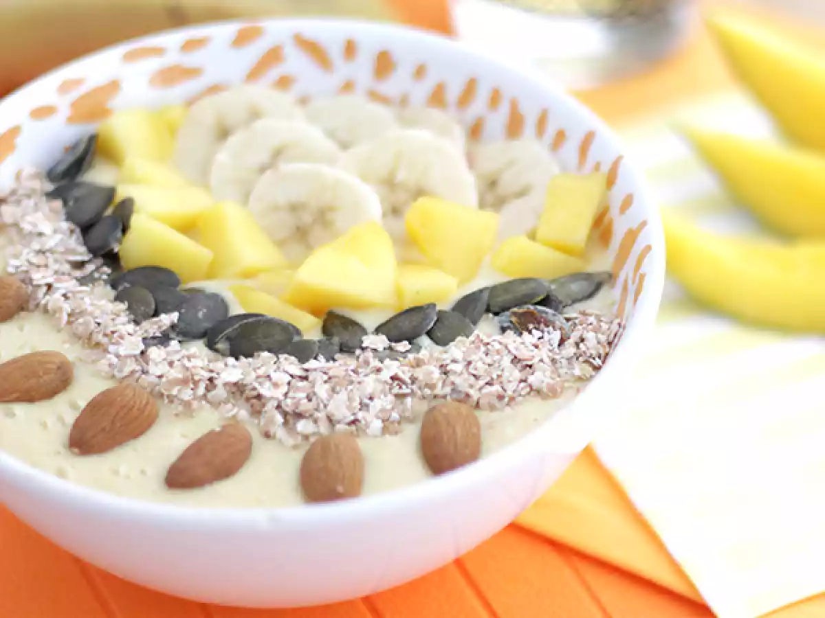 Mísa smoothie s mangem a banánem - foto 3