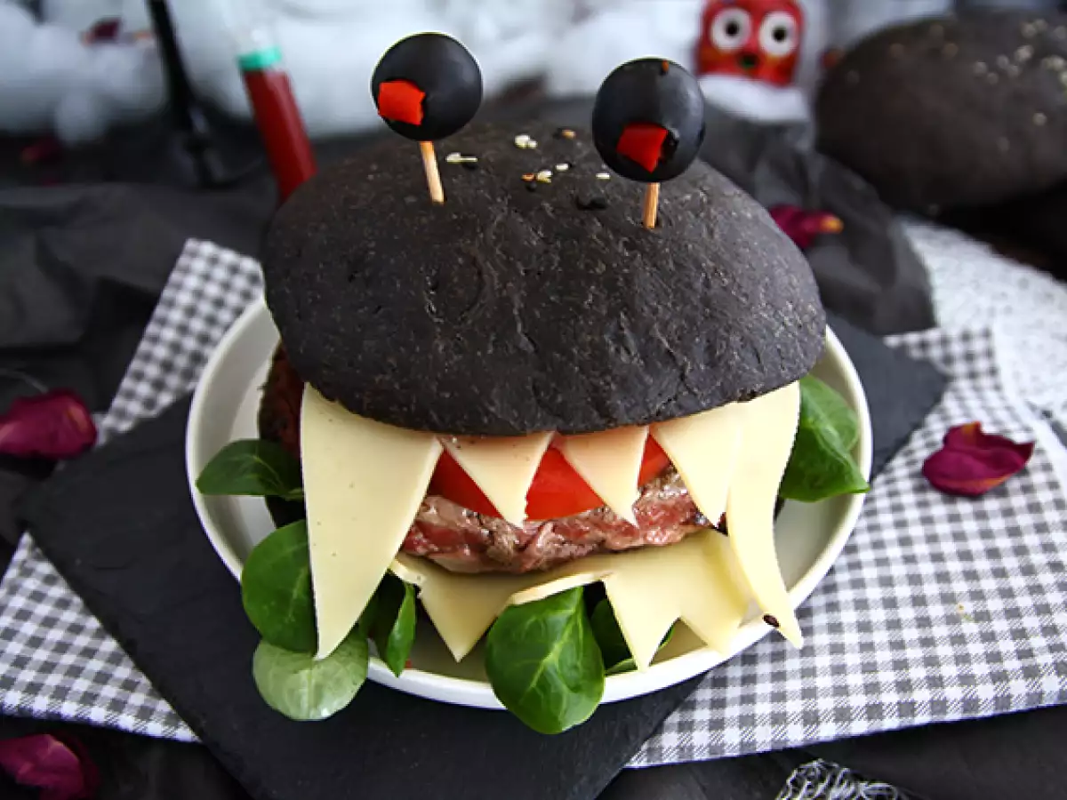 Monstrózní burger na Halloween - foto 4