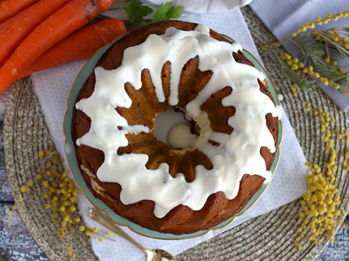 Mrkvová bábovka plněná cheesecake krémem - foto 5
