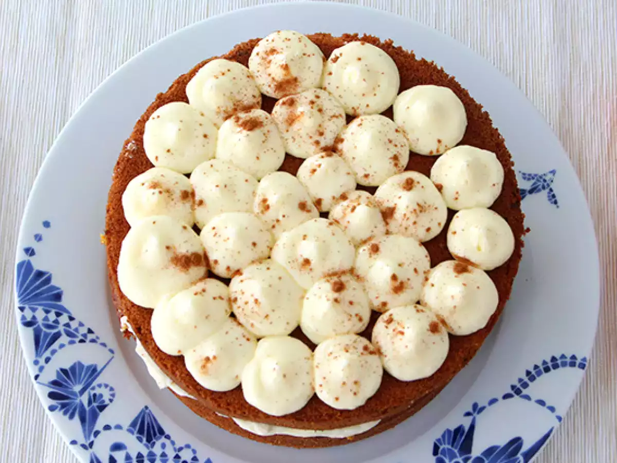 Mrkvový dort (Carrot Cake) s vlašskými ořechy - foto 3