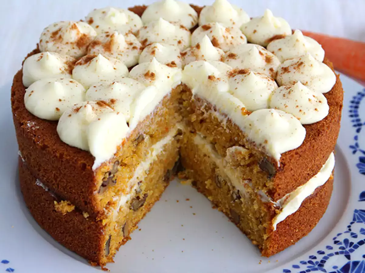Mrkvový dort (Carrot Cake) s vlašskými ořechy - foto 4