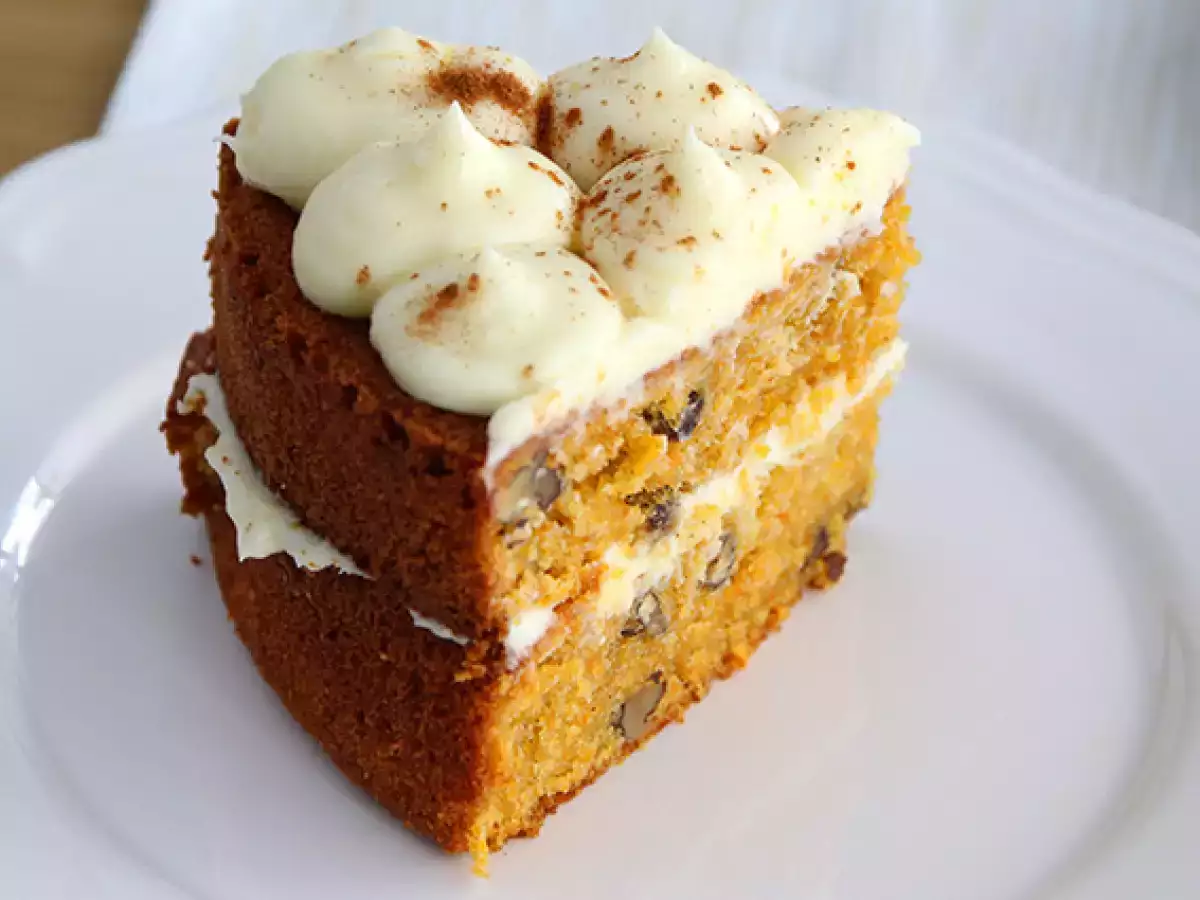 Mrkvový dort (Carrot Cake) s vlašskými ořechy - foto 5