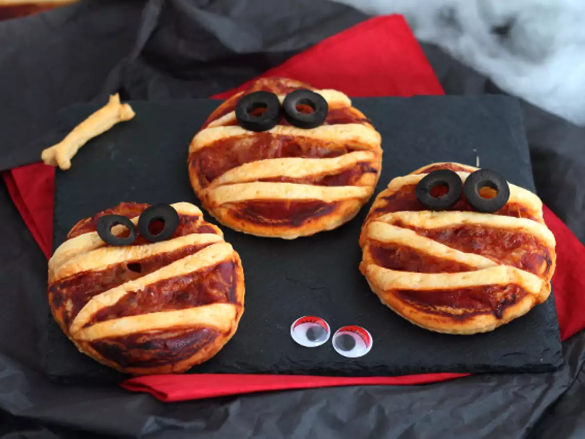Mumie z listového těsta s pizzovou náplní - foto 4