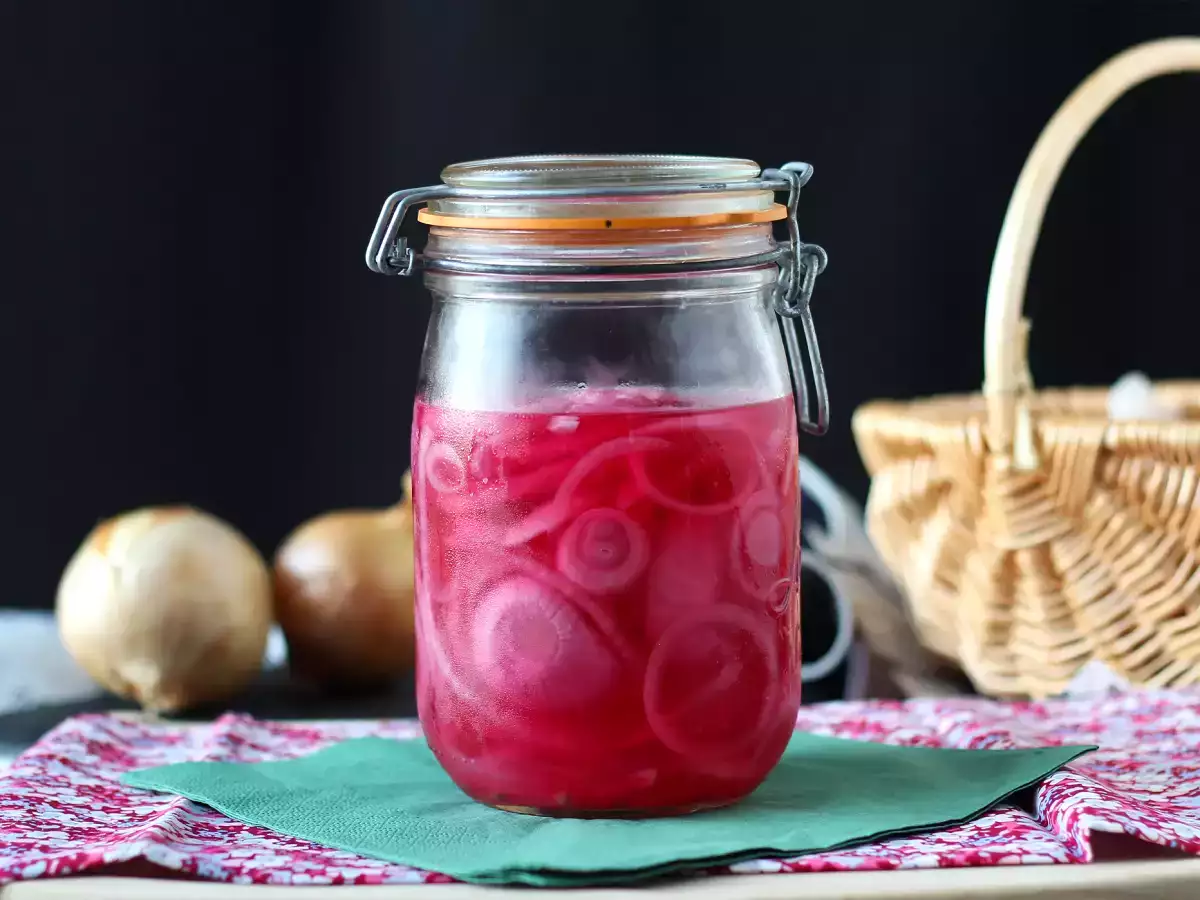 Nakládaná červená cibule: skvělý způsob, jak vylepšit vaše pokrmy!