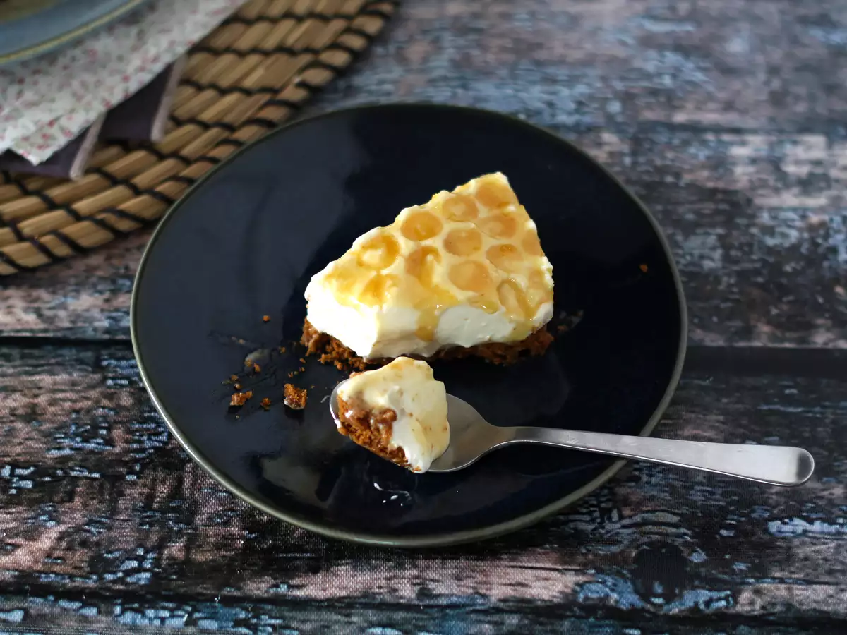 Nepečený cheesecake s citronem a medem (návod na zdobení dortu) - foto 4