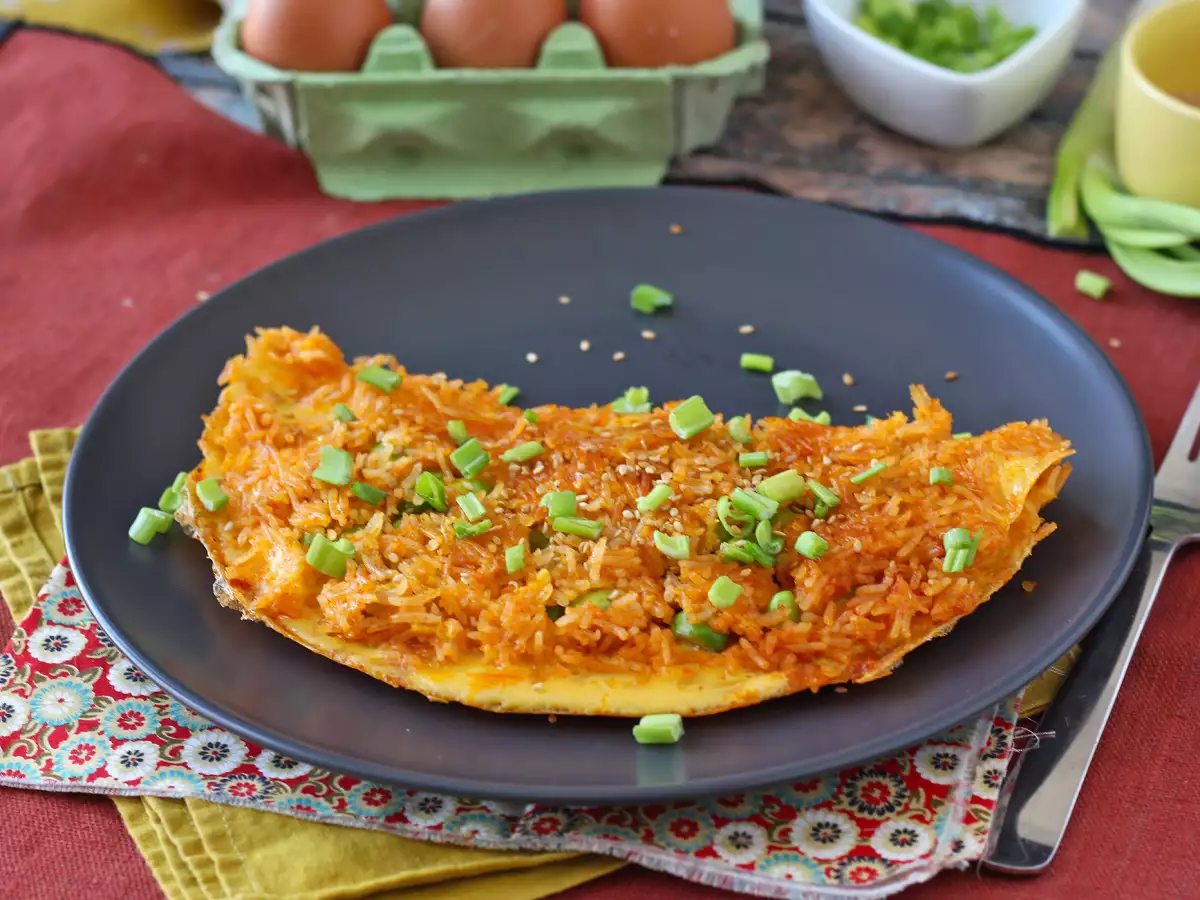 Omeleta s křupavou rýží a edamame: rychlý pikantní recept bez plýtvání - foto 3