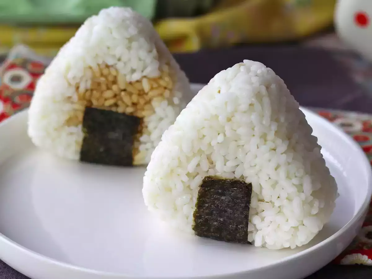 Onigiri se žloutky konzervovanými v sójové omáčce - foto 5