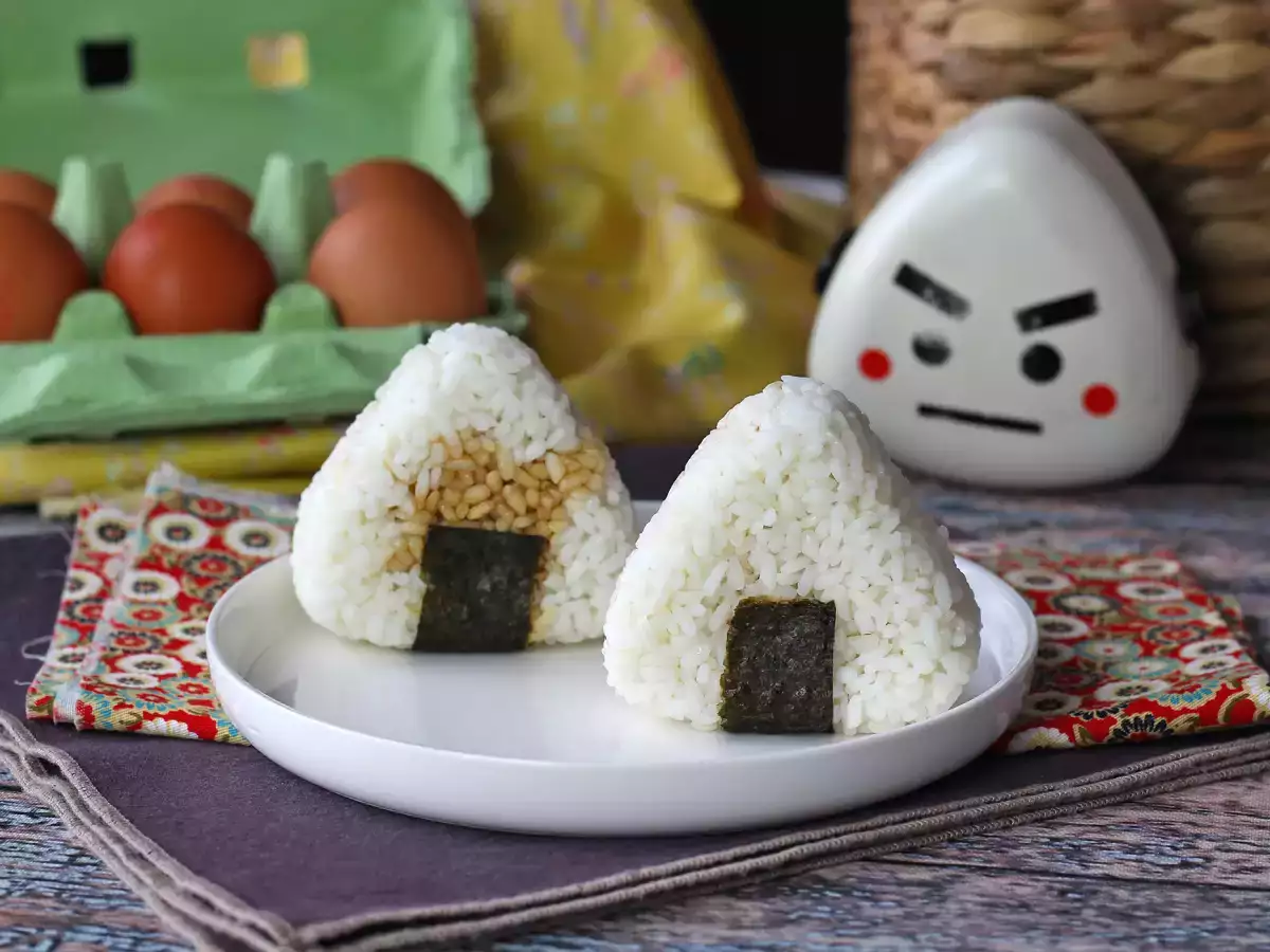 Onigiri se žloutky konzervovanými v sójové omáčce - foto 7