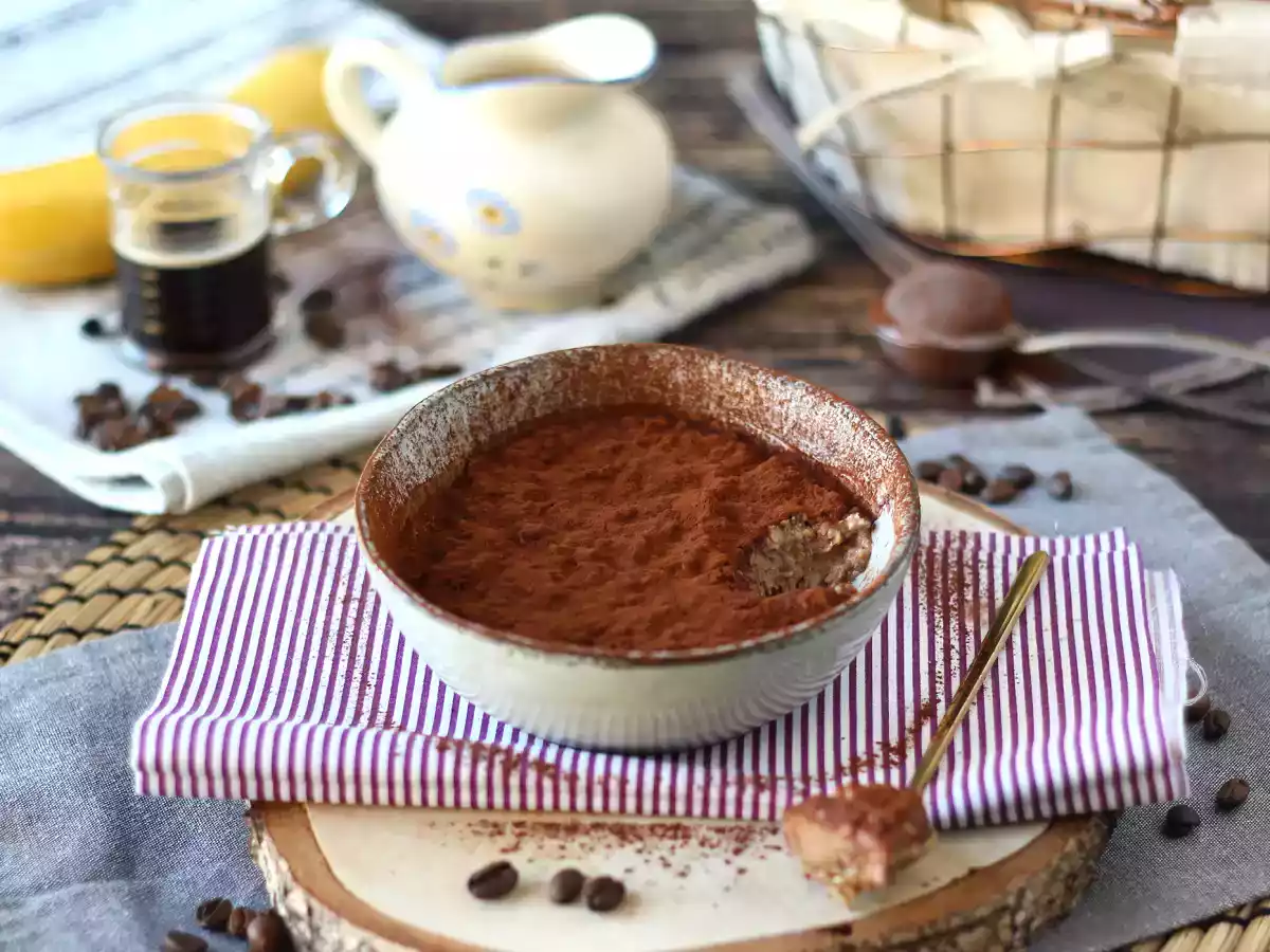 Ovesné vločky na noc s příchutí tiramisu, dokonalá snídaně s kávou a kakaem!