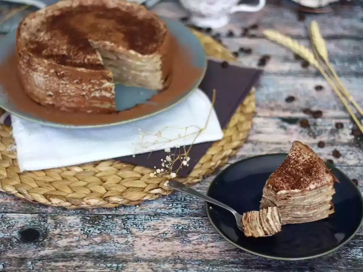 Palačinkový koláč ve stylu tiramisu s kávou a kakaem - foto 4