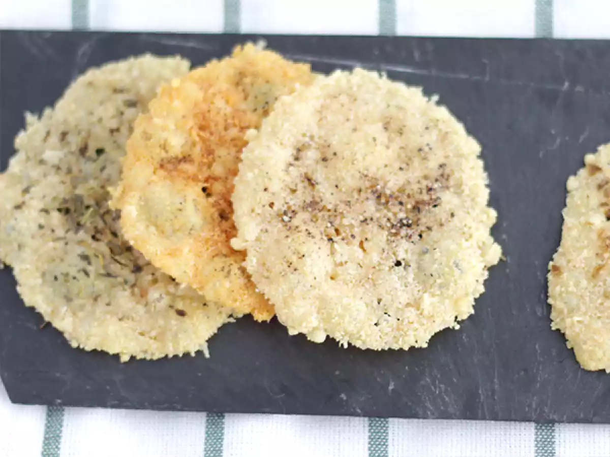 Parmezánové lupínky s bylinkami a kořením - foto 3
