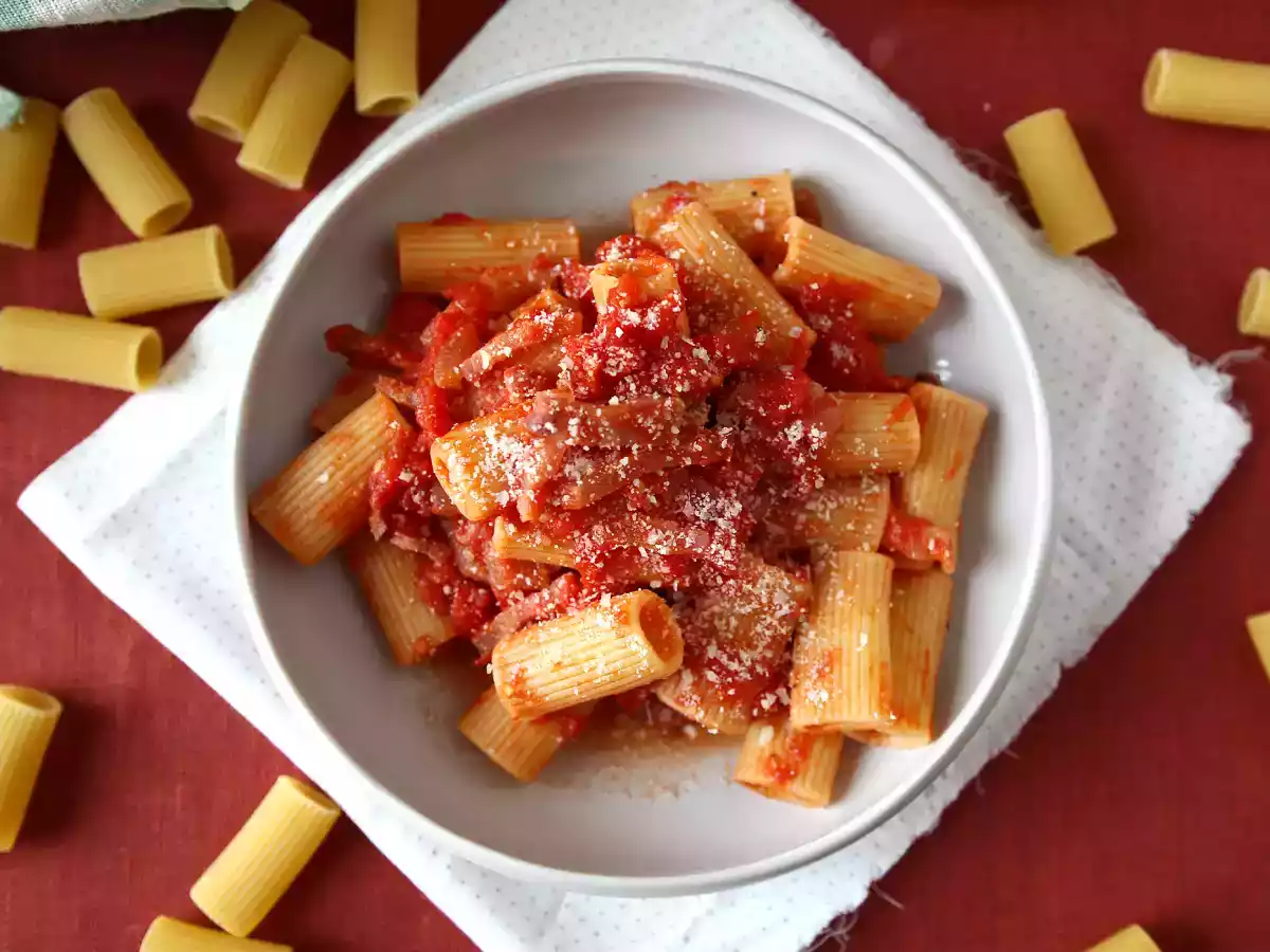 Pasta all'amatriciana, tradiční recept vysvětlený krok za krokem - foto 5