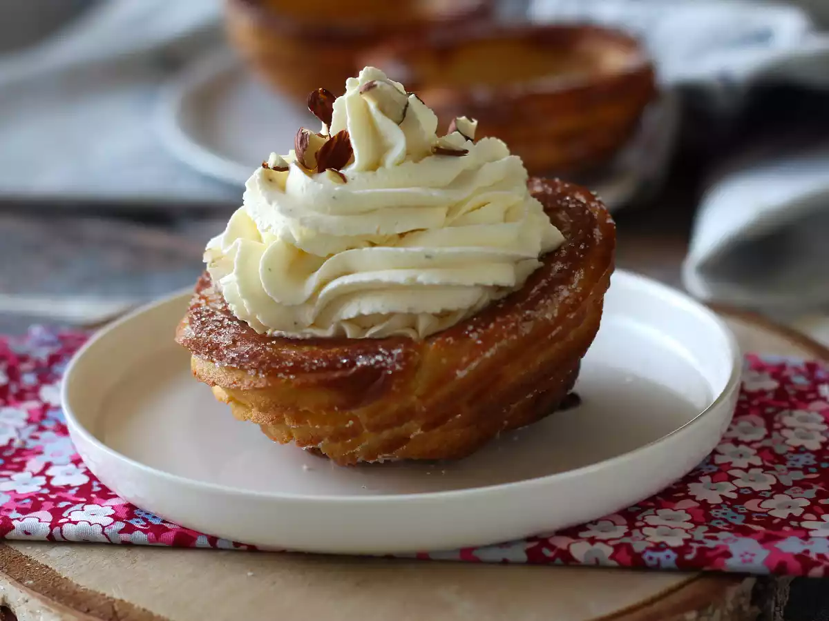 Pečené churros ve tvaru misky s bohatou polevou - foto 3