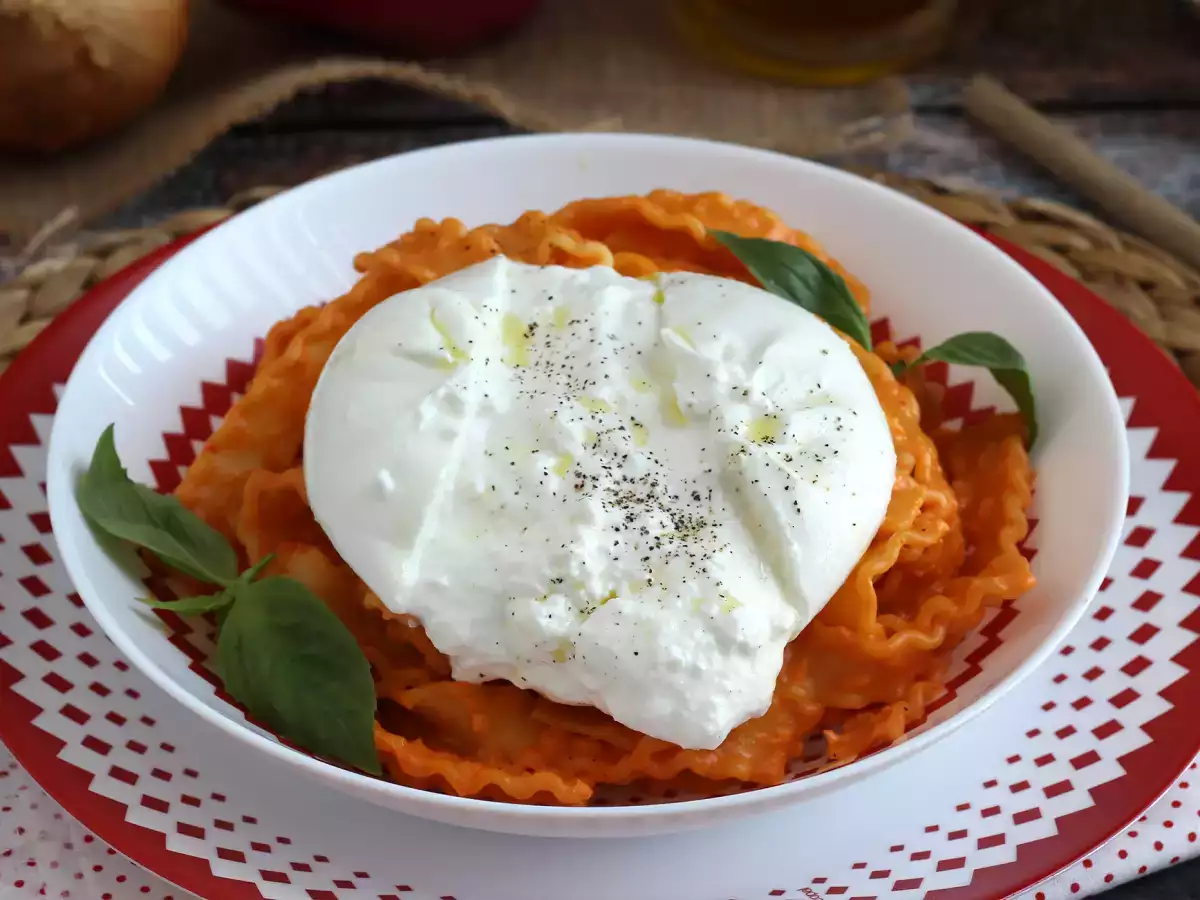Pesto po kalábrijsku s krémovou burratou - foto 4