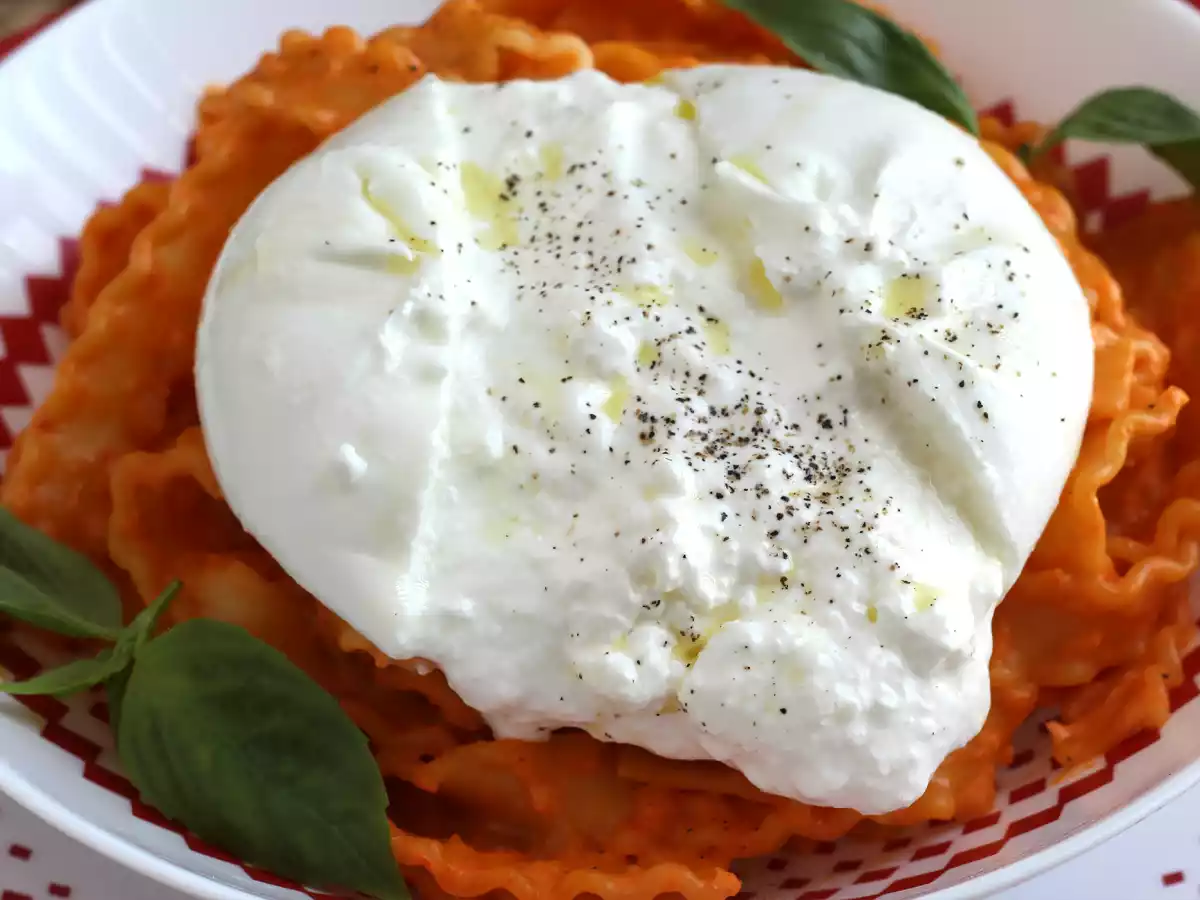 Pesto po kalábrijsku s krémovým sýrem burrata - foto 2