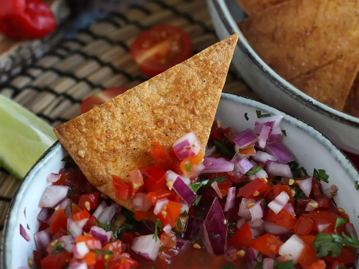 Pico de gallo s domácími tortilla chipsy - foto 4