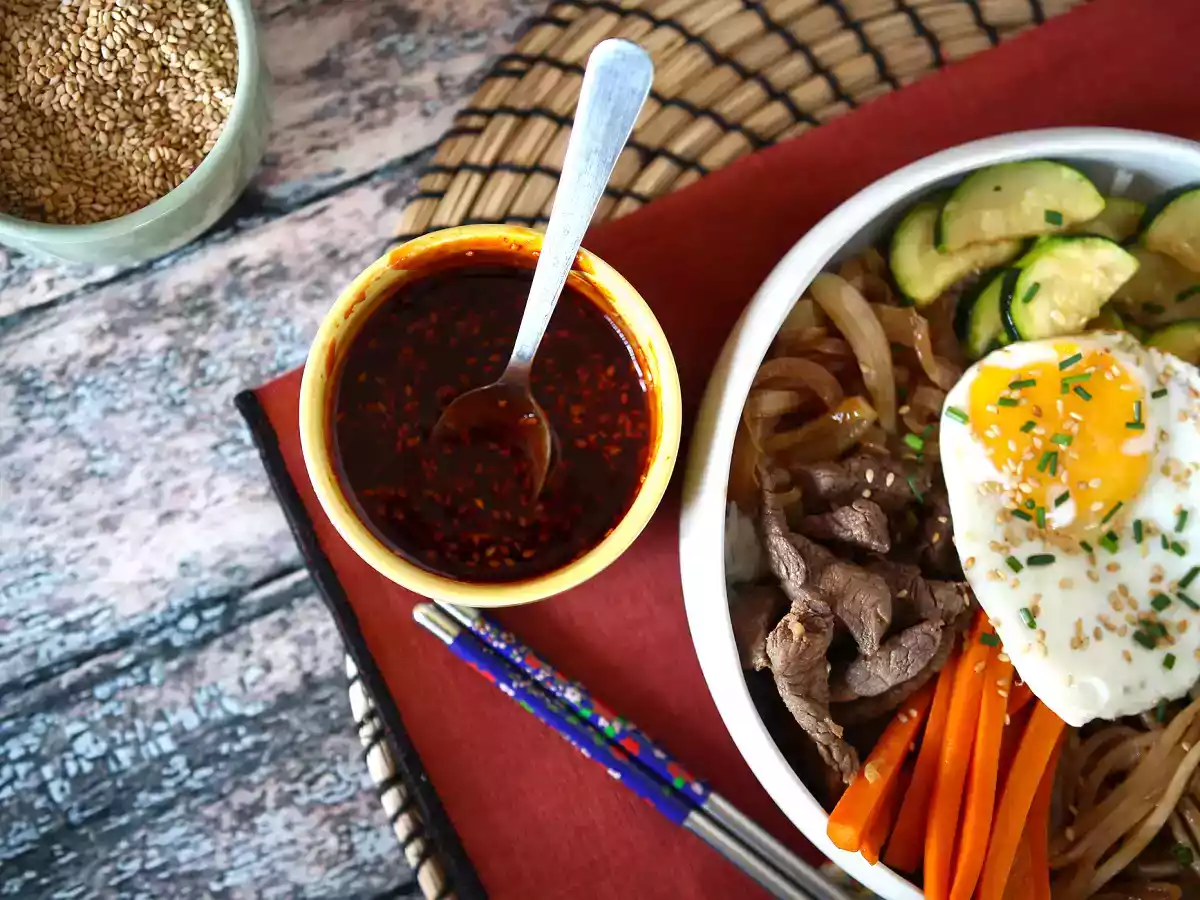 Pikantní korejská omáčka gochujang pro Bibimbap