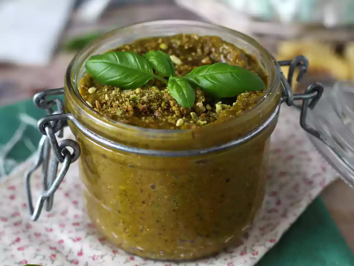 Pistáciové pesto, snadná a chutná omáčka - foto 5