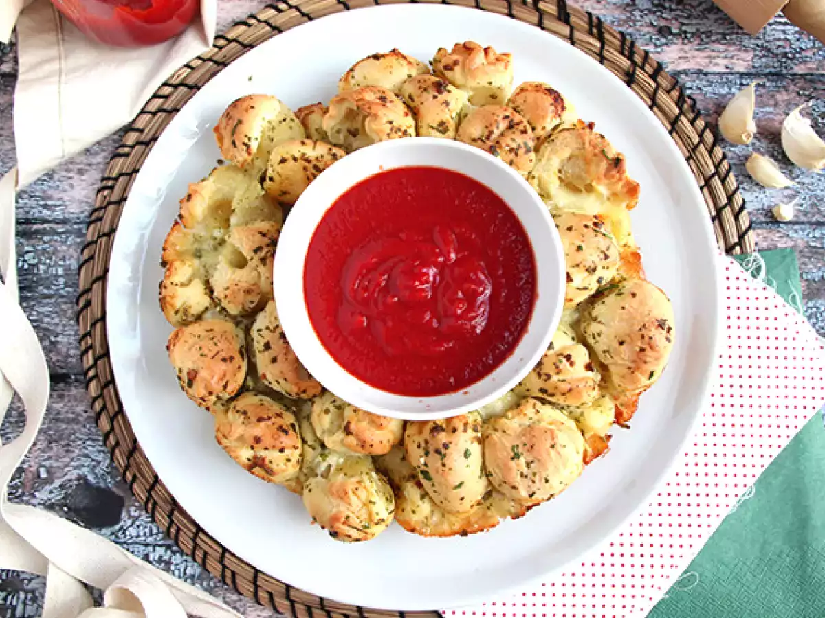 Pizza plněná mozzarelly s korunou - foto 5