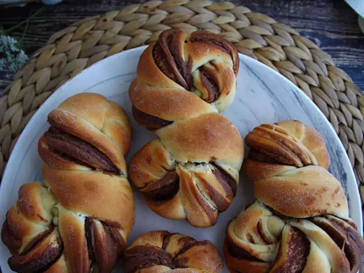 Pletené briošky s Nutellou - foto 4