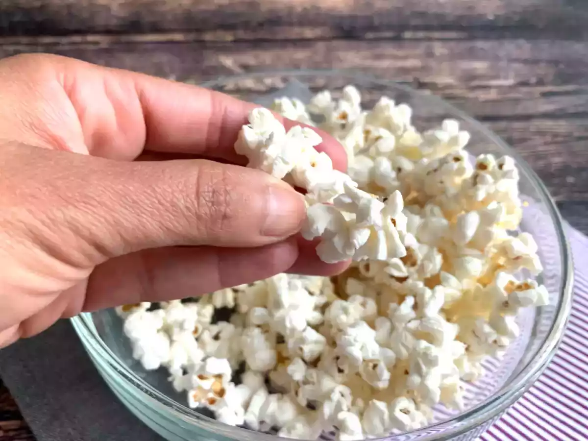 Popcorn bez oleje připravený v mikrovlnné troubě - foto 3